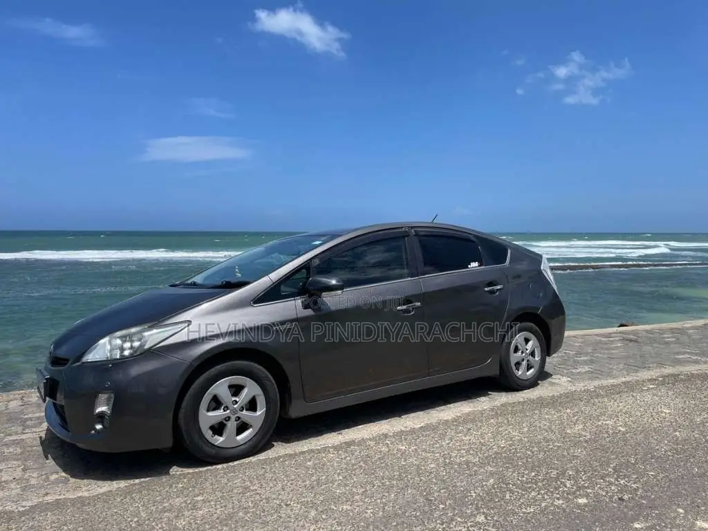 Toyota Prius 2011 Car (Used)