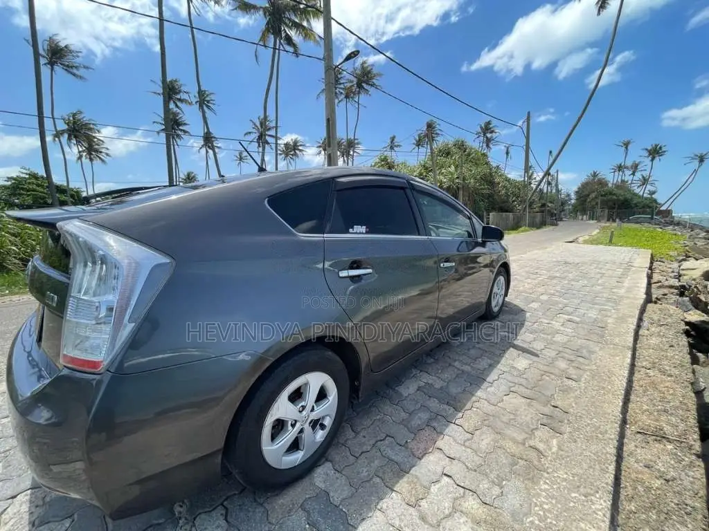 Toyota Prius 2011 Car (Used)