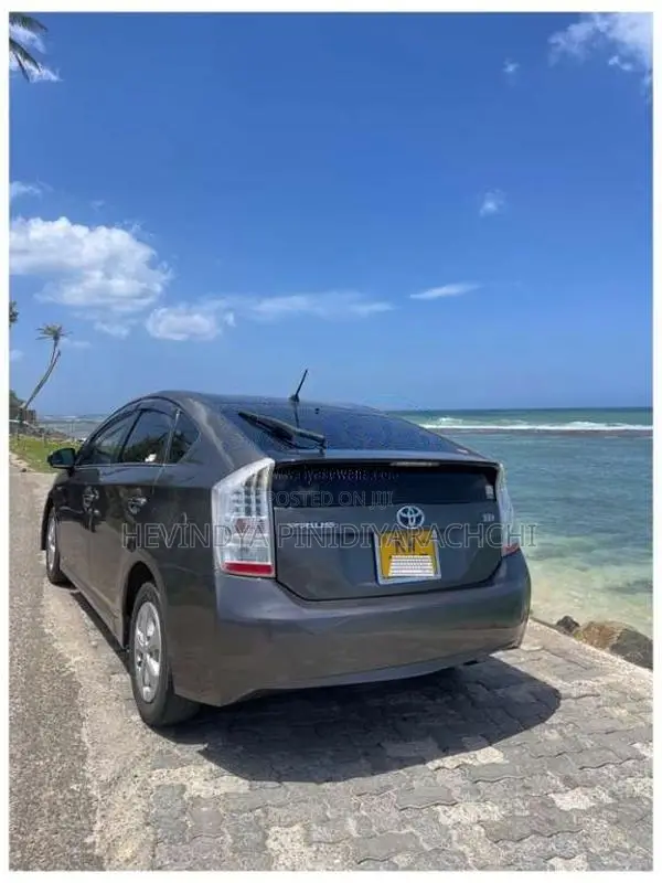 Toyota Prius 2011 Car (Used)