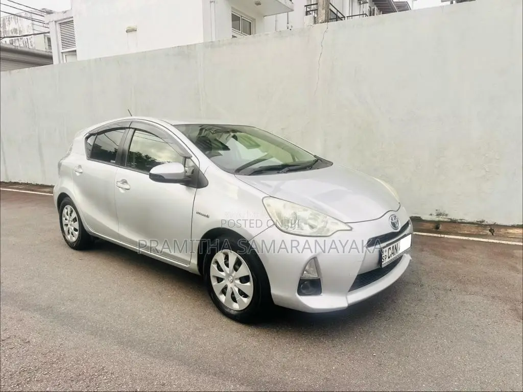 Toyota Aqua G Grade 2013 Car (Used)