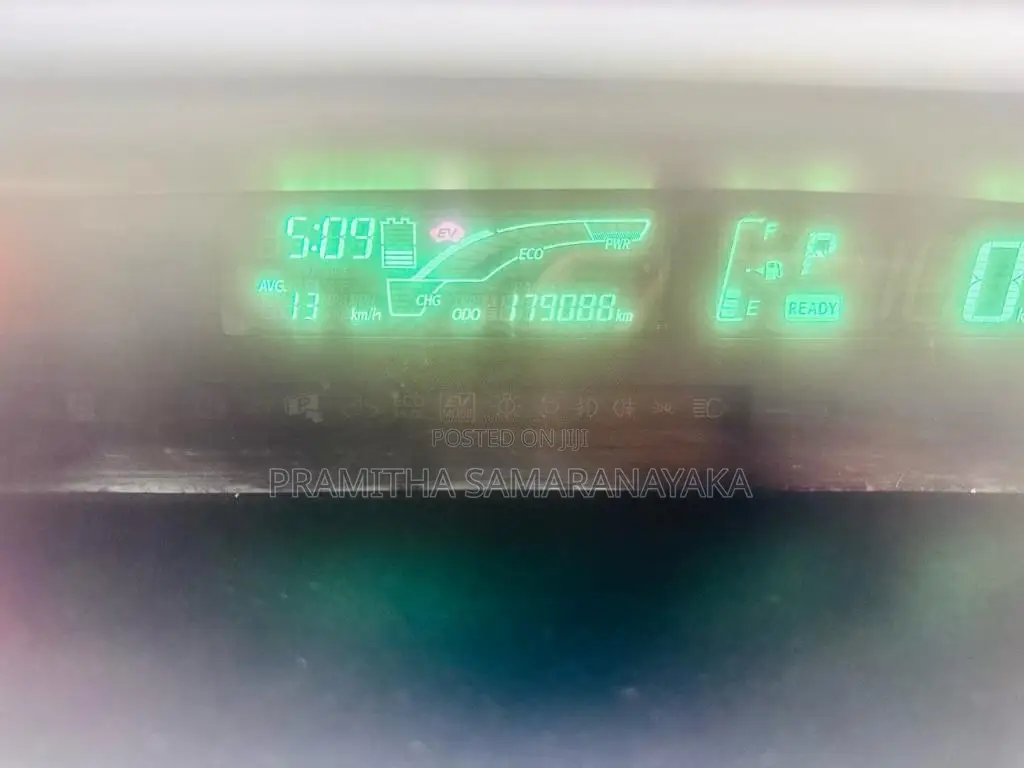 Toyota Aqua G Grade 2013 Car (Used)