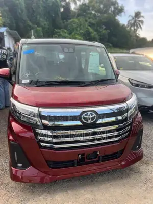 Toyota Roomy Custom G 2023 Car Unregistered (Recondition)