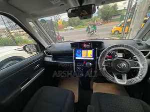 Toyota Roomy Custom G 2023 Car Unregistered (Recondition)