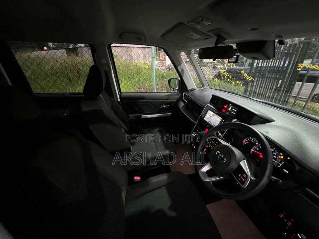 Toyota Roomy Custom G 2023 Car Unregistered (Recondition)