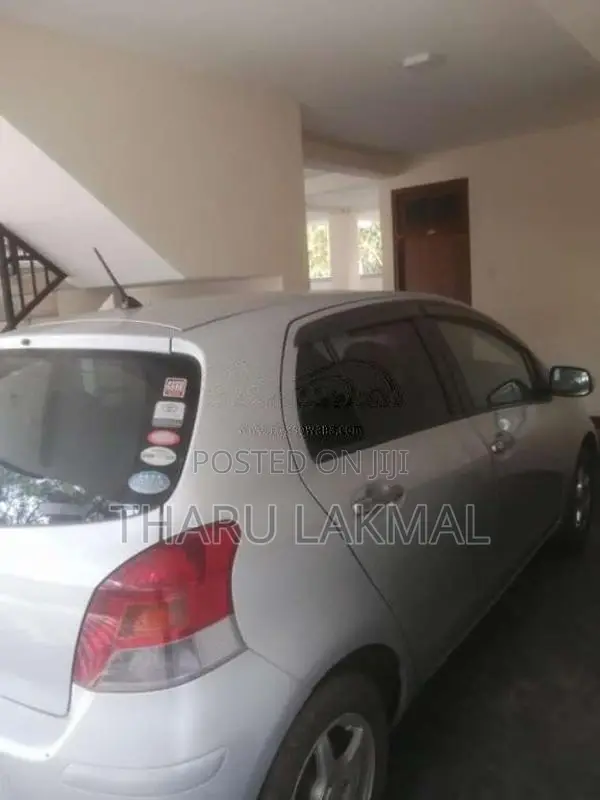 Toyota Vitz 2010 Car (Used)