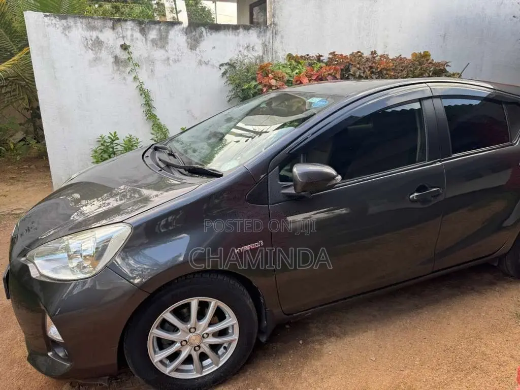 Toyota Aqua 2012 Car (Used)