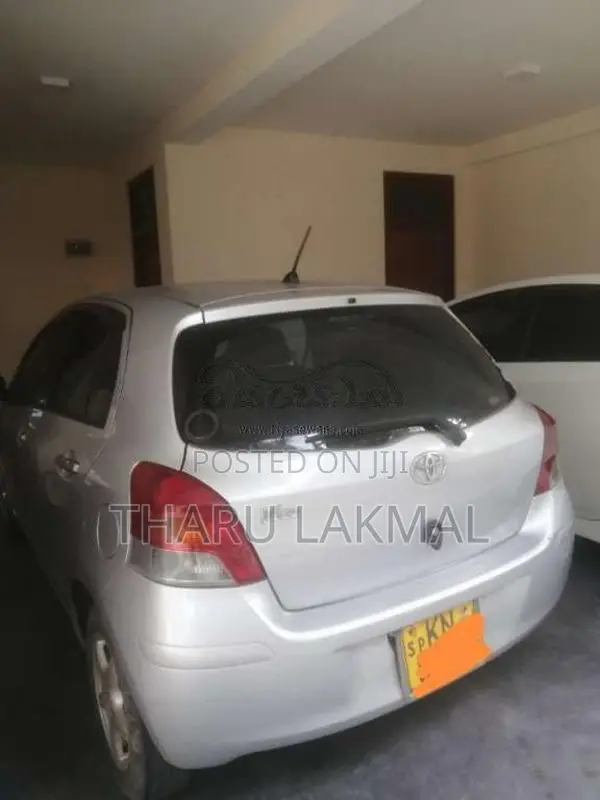 Toyota Vitz 2010 Car (Used)