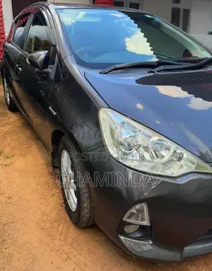 Toyota Aqua 2012 Car (Used)