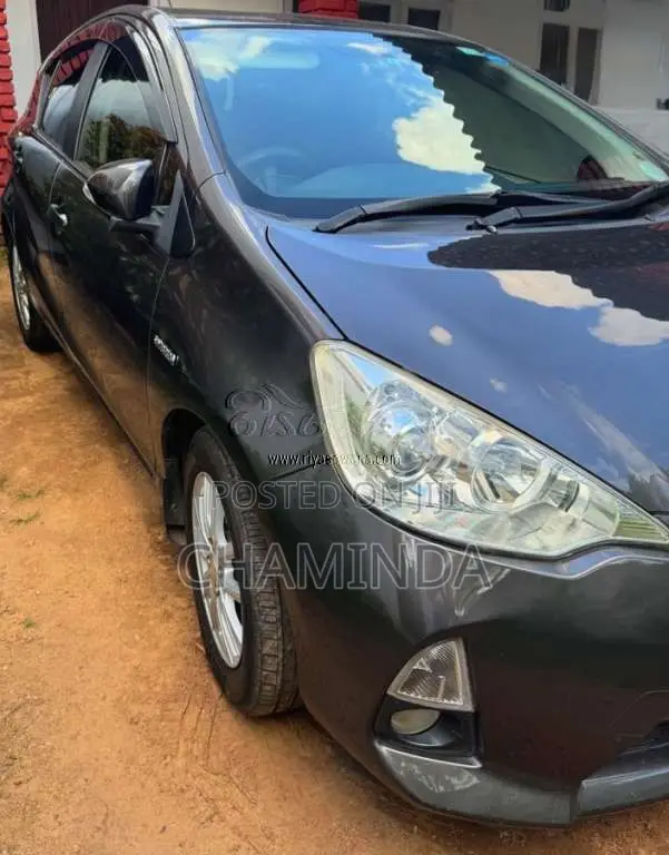 Toyota Aqua 2012 Car (Used)
