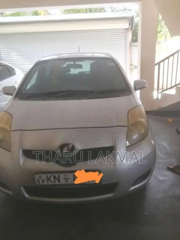 Toyota Vitz 2010 Car (Used)