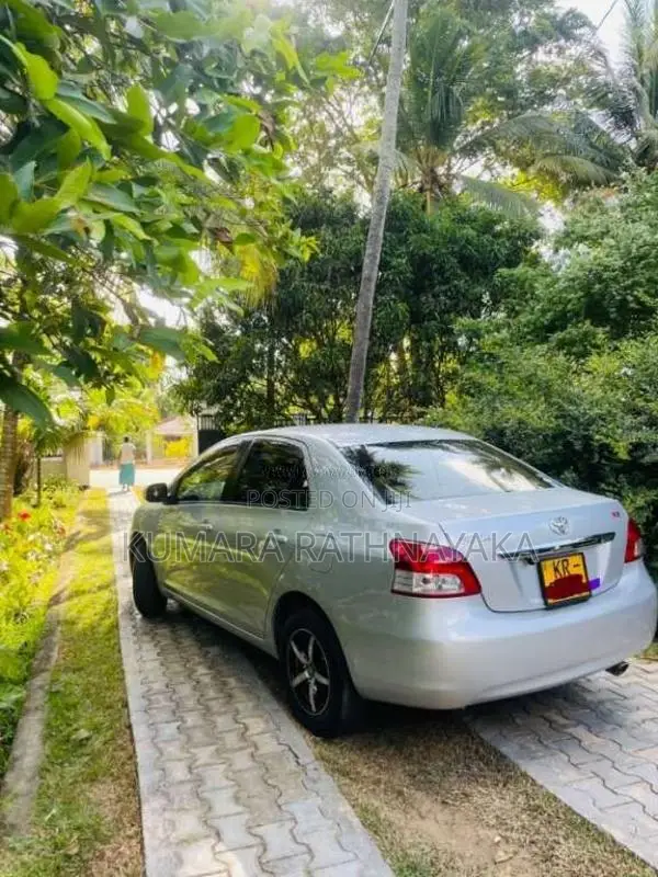 Toyota Belta 2009 Car (Used)