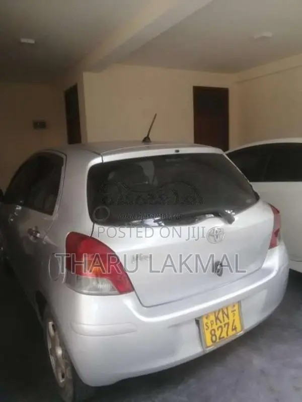 Toyota Vitz 2010 Car (Used)