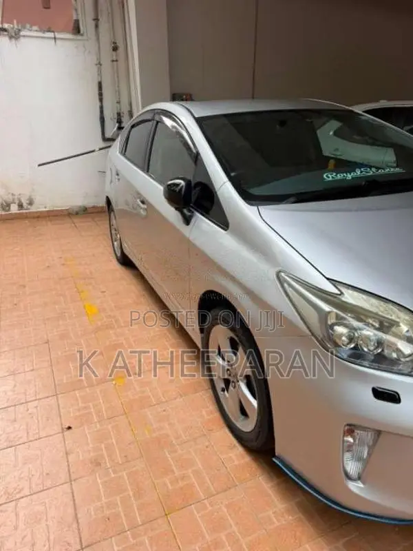 Toyota Prius 2011 Car (Used)