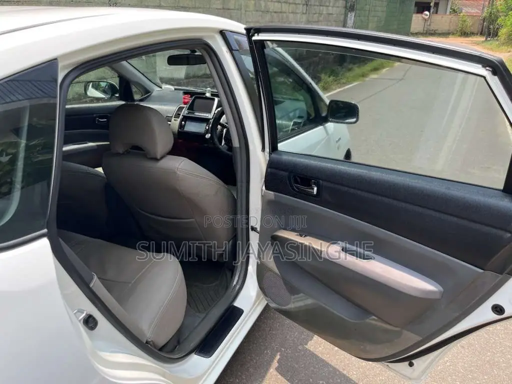 Toyota Prius 2012 Car (Used)