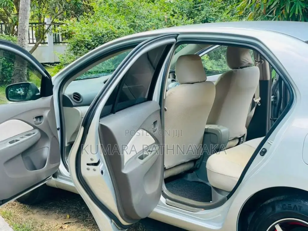 Toyota Belta 2009 Car (Used)