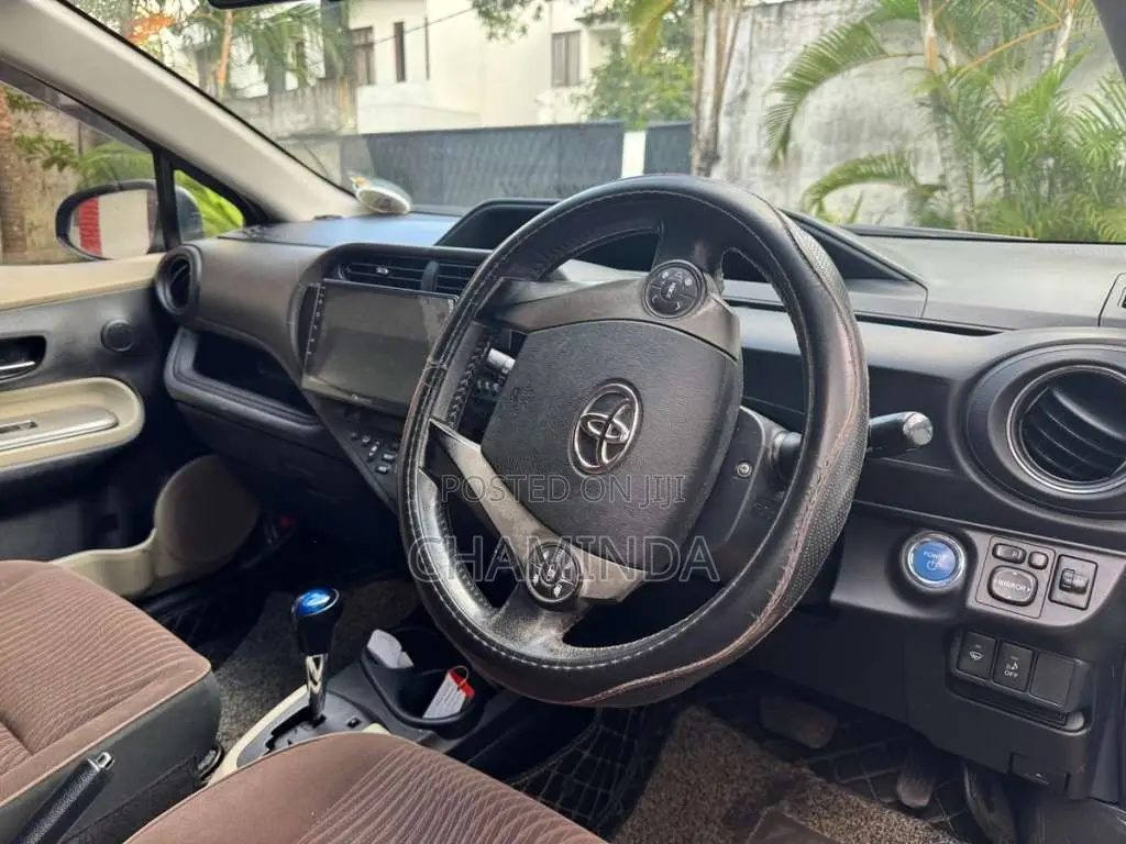 Toyota Aqua 2012 Car (Used)