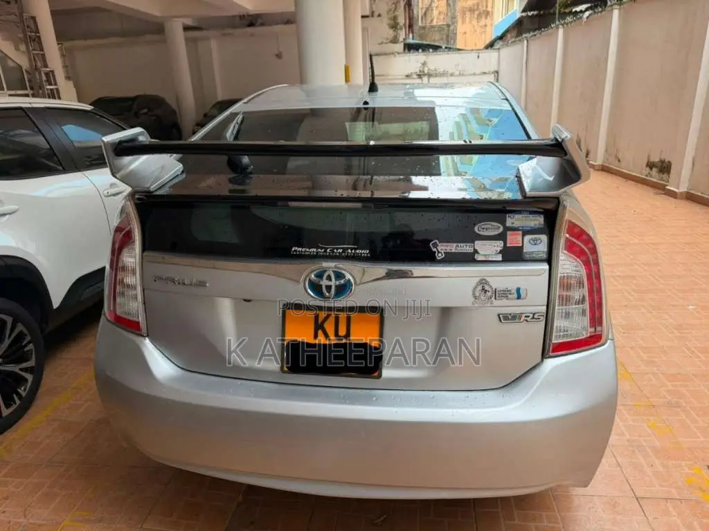 Toyota Prius 2011 Car (Used)