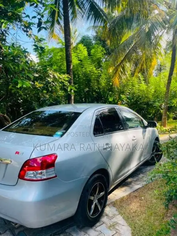 Toyota Belta 2009 Car (Used)