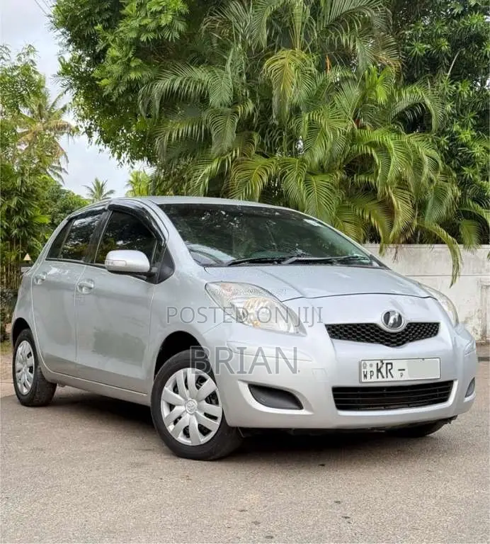 Toyota Vitz 2009 Car (Used)