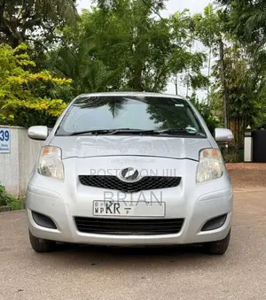 Toyota Vitz 2009 Car (Used)