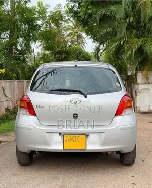 Toyota Vitz 2009 Car (Used)