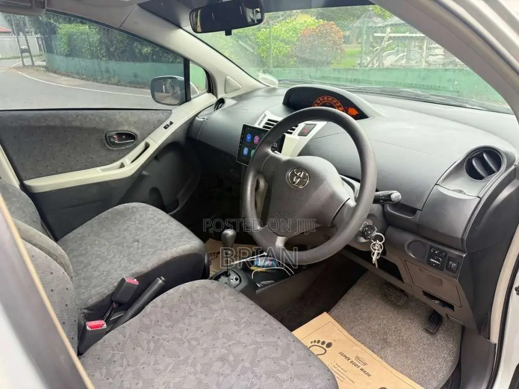 Toyota Vitz 2009 Car (Used)