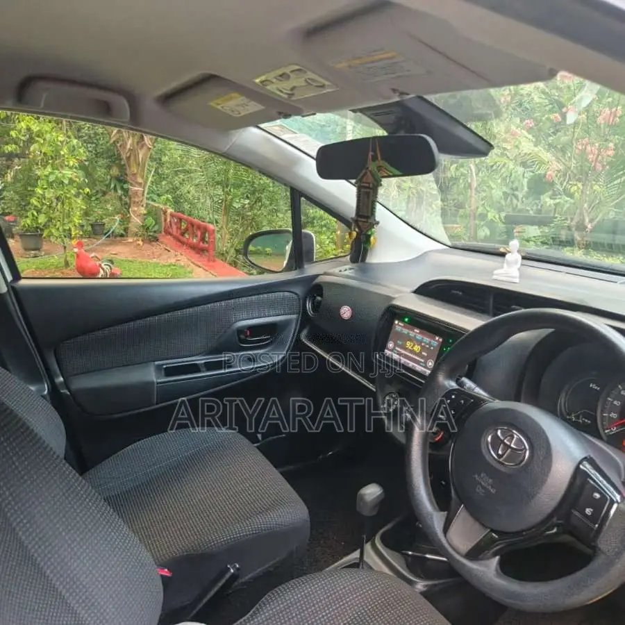 Toyota Vitz 2017 Car (Used)