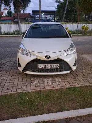 Toyota Vitz 2018 Car (Used)