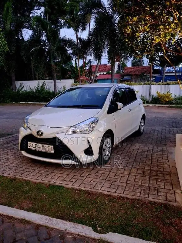 Toyota Vitz 2018 Car (Used)