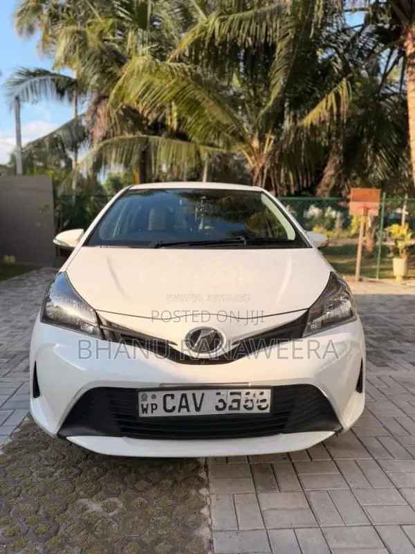 Toyota Vitz 2016 Car (Used)