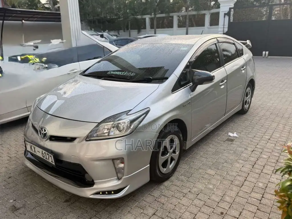 Toyota Prius 2012 Car (Used)