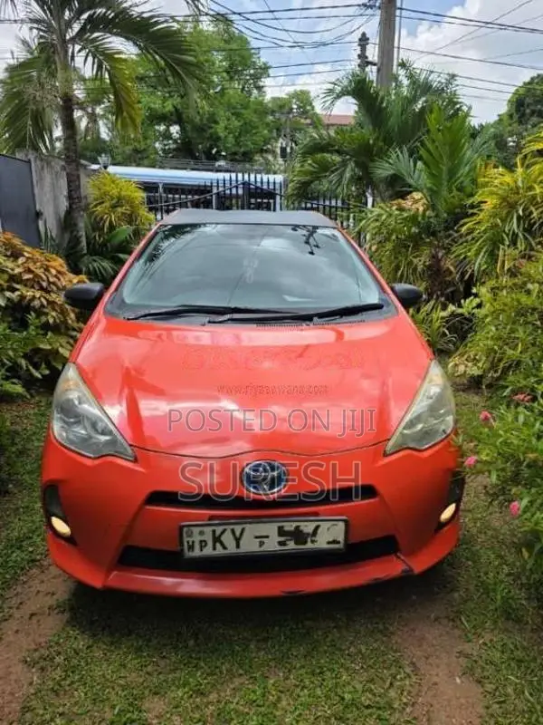 Toyota Aqua 2014 Car (Used)