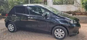 Toyota Vitz 2015 Car (Used)