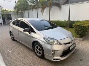 Toyota Prius 2012 Car (Used)