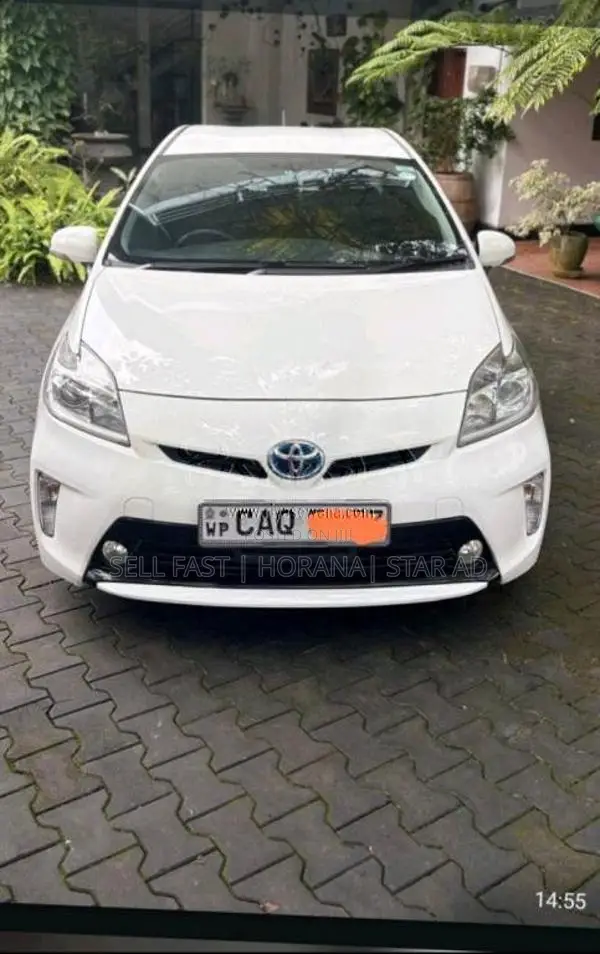 Toyota Prius 2014 Car (Used)
