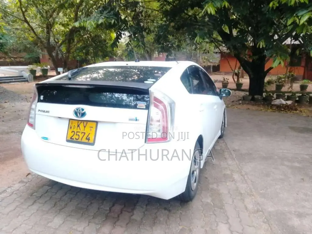 Toyota Prius 2014 Car (Used)