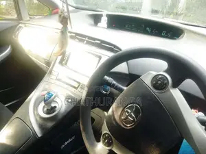 Toyota Prius 2014 Car (Used)
