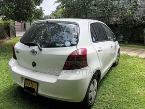 Toyota Vitz 2007 Car (Used)
