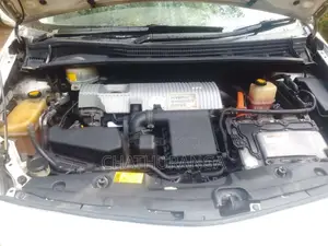 Toyota Prius 2014 Car (Used)