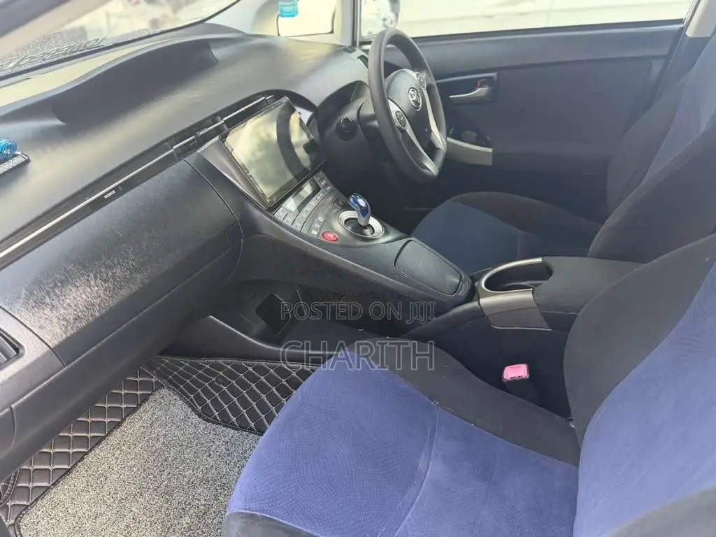 Toyota Prius 2012 Car (Used)