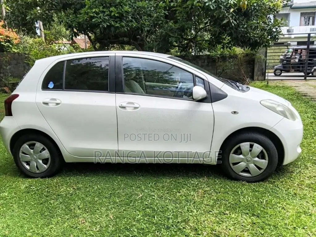 Toyota Vitz 2007 Car (Used)