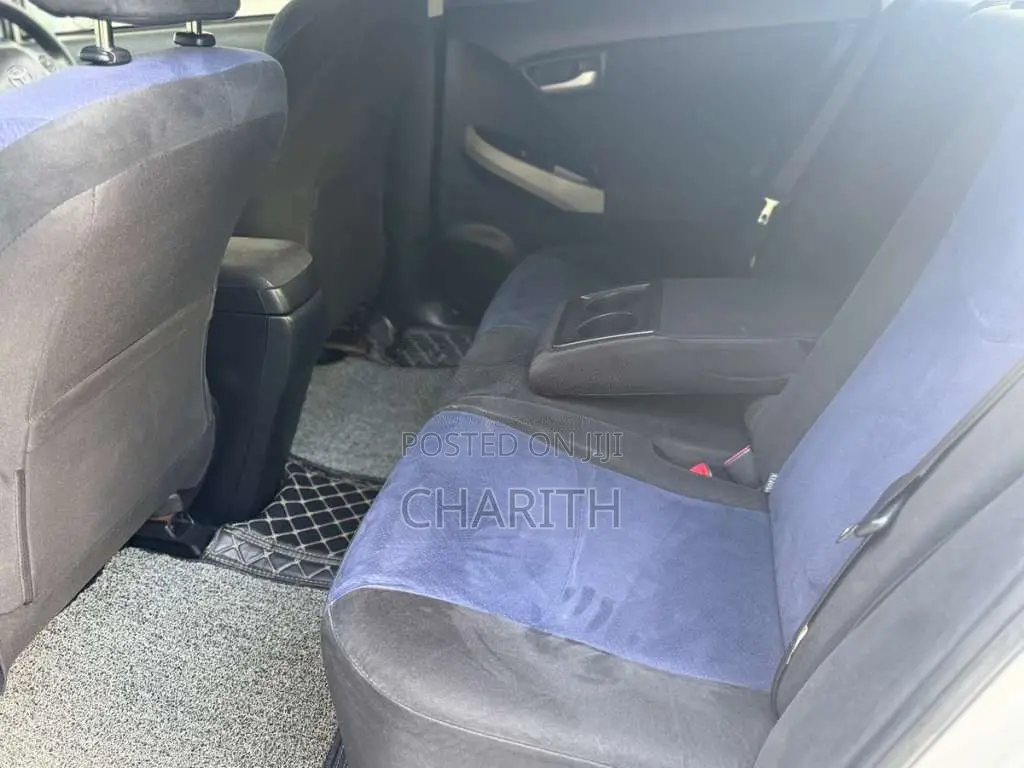 Toyota Prius 2012 Car (Used)