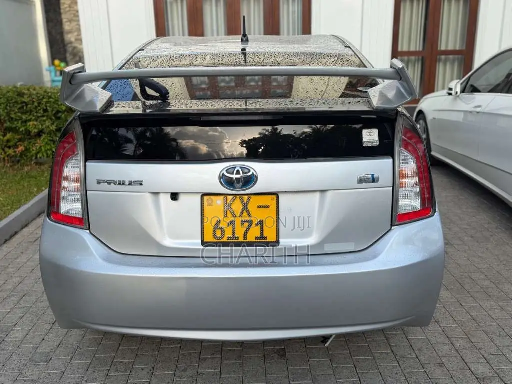 Toyota Prius 2012 Car (Used)