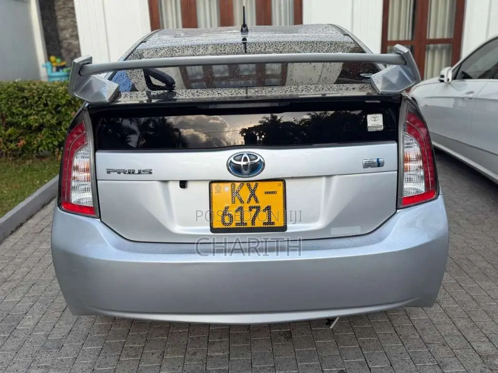 Toyota Prius 2012 Car (Used)