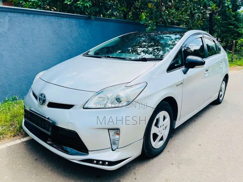 Toyota Prius 2011 Car (Used)