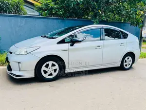 Toyota Prius 2011 Car (Used)