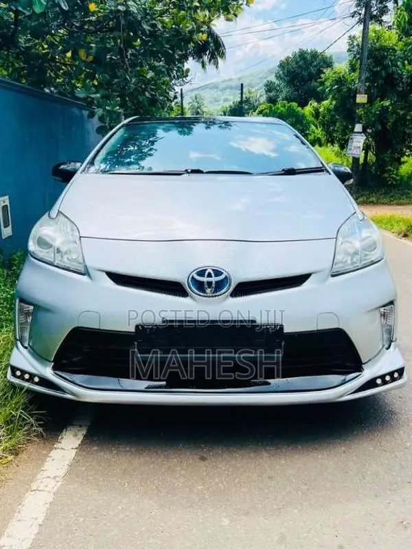 Toyota Prius 2011 Car (Used)