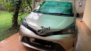 Toyota Vitz 2015 Car (Used)