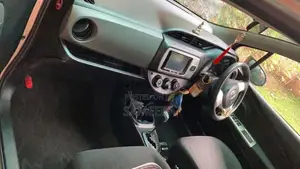 Toyota Vitz 2015 Car (Used)