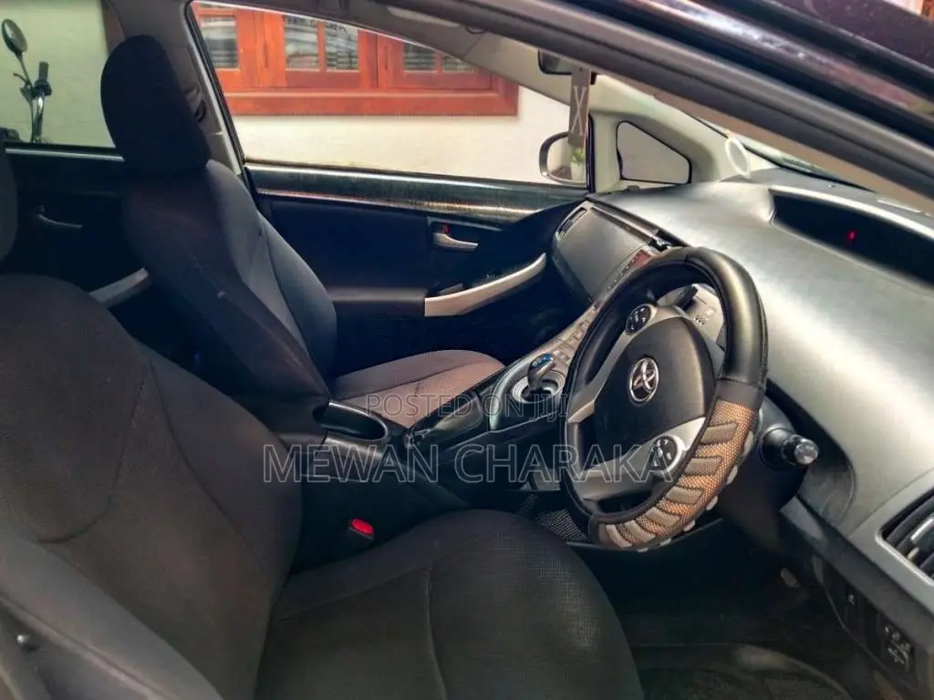 Toyota Prius 2014 Car (Used)